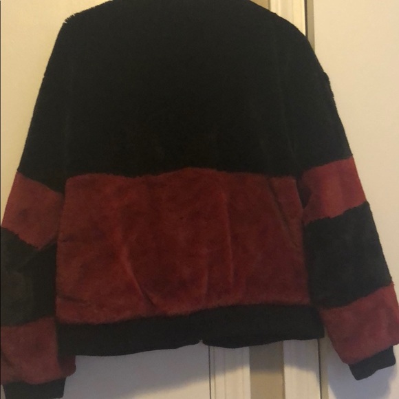 Black and red fake fur coat - Picture 2 of 3
